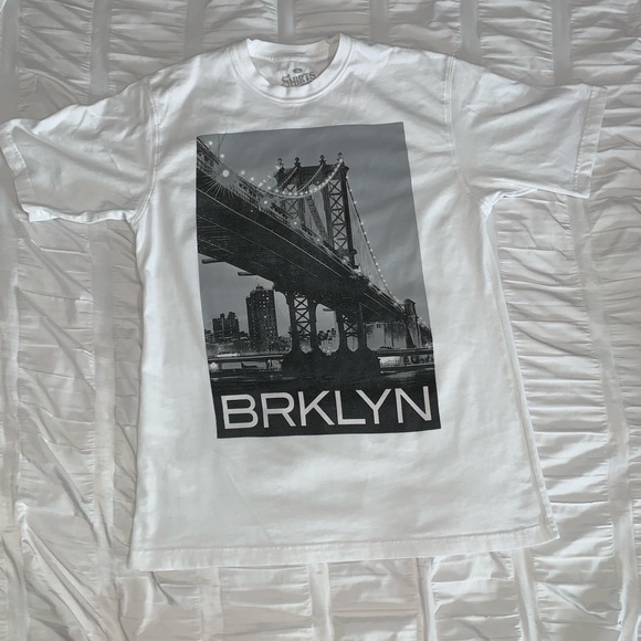 3 for 22! ๐ Oversized BRKLYN Tee - Picture 1 of 3